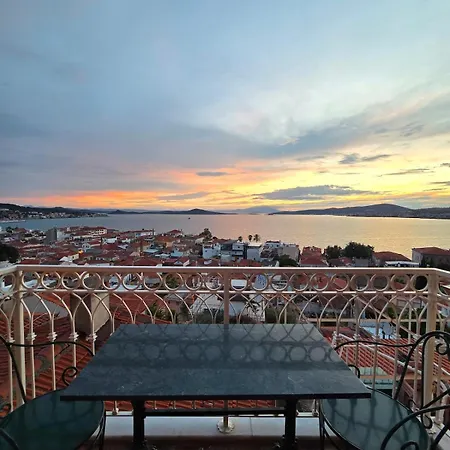 Vila Historic Greek House With Sea View Balcony *